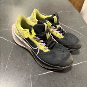 Nike Kids Shoes Black and Yellow